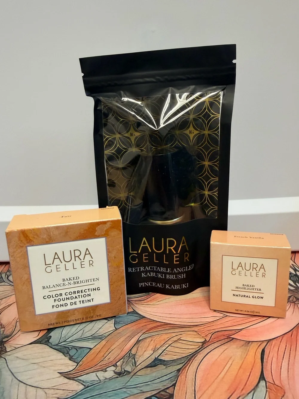 Laura Geller Bundle! Color Correcting Foundation, Highlighter and Kabuki Brush